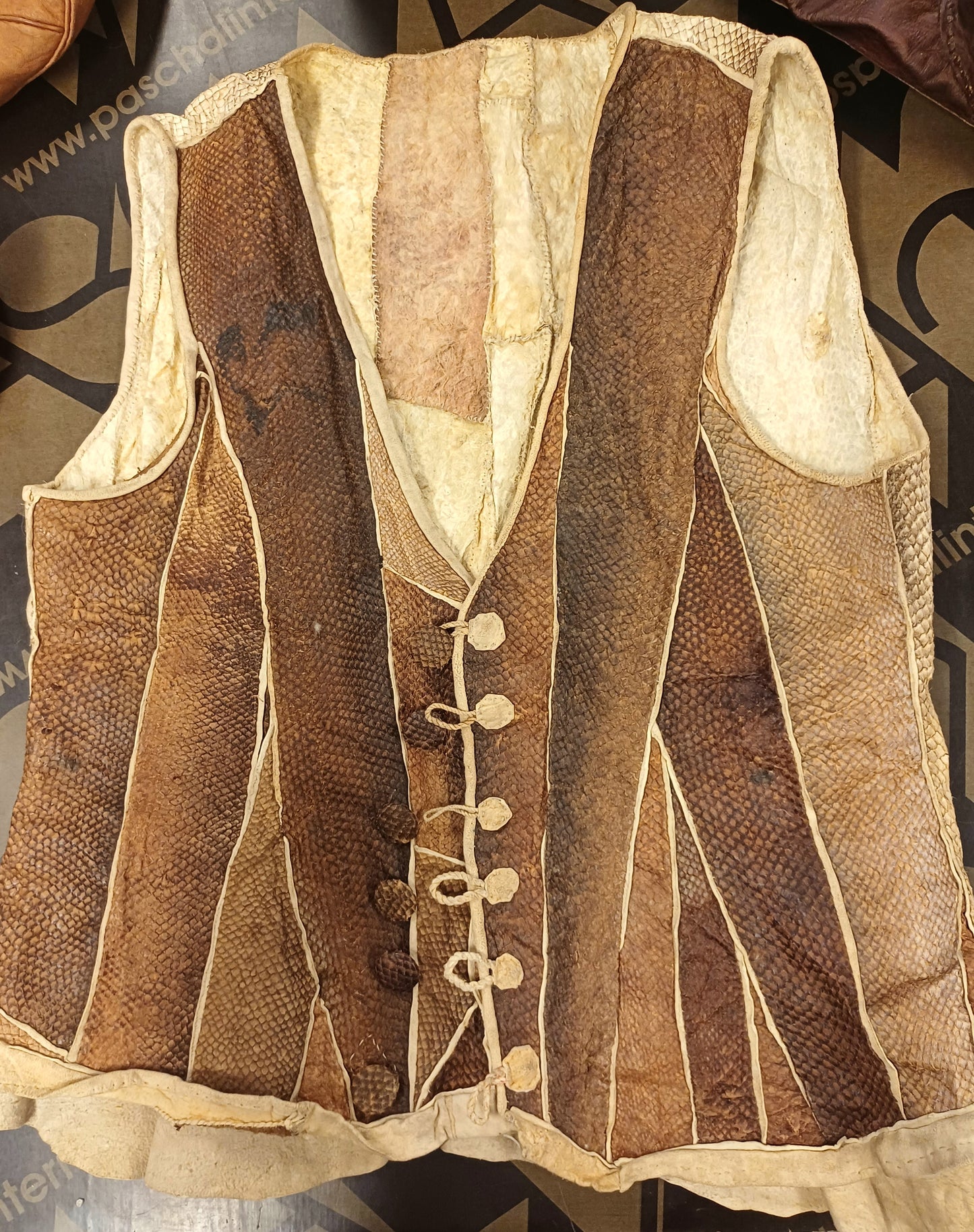 Masterclass 2026 :Salmon-skin tanning two ways With Willow Lohr Friday 21st August @0930am